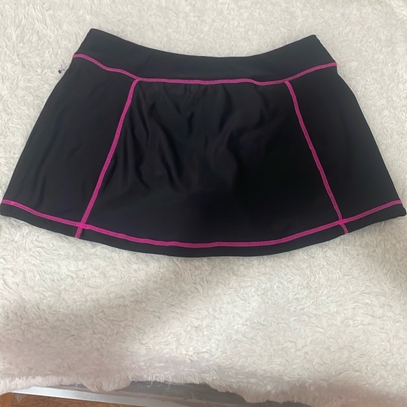 ZeroXPozur Black Skirt with Pink Trimj - Picture 8 of 11
